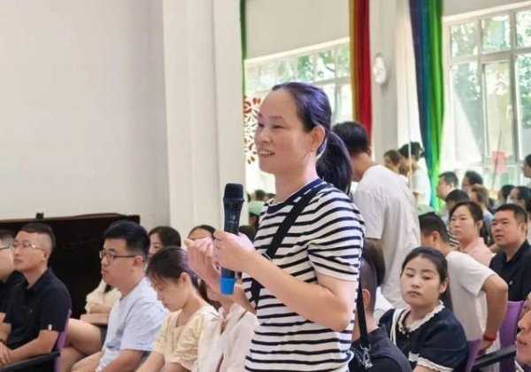 贝思盈配资 孩子入园哭闹咋办？家长会揭秘9招，老师家长联手护成长